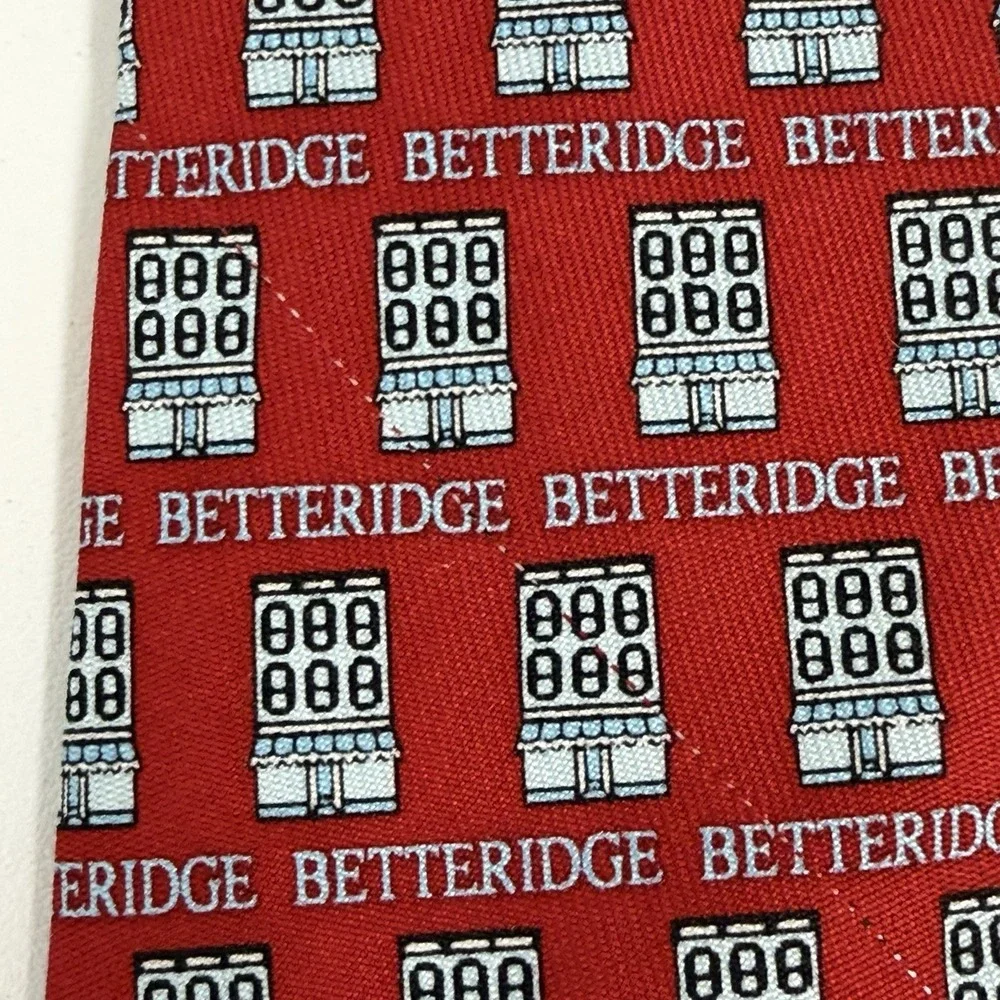Vineyard Vines Men's Tie Betteridge Red 100% Satin Silk USA 3.5